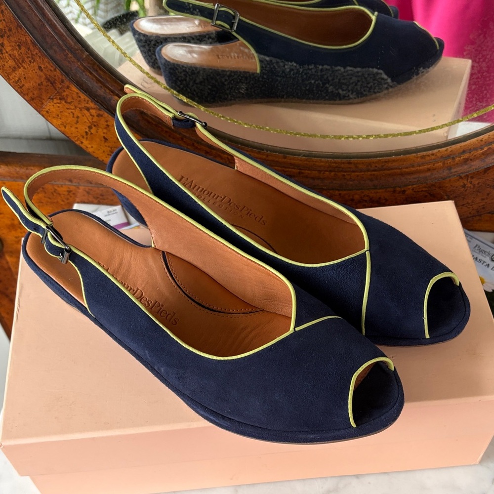 L’Amour Des Pineda Elegant Navy Suede Slingback Wedge Sandals - Picture 4 of 12
